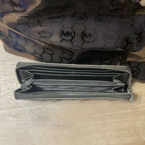 Michael Kors Glossy Silver Tote and Matching Wallet - Picture 4 of 5